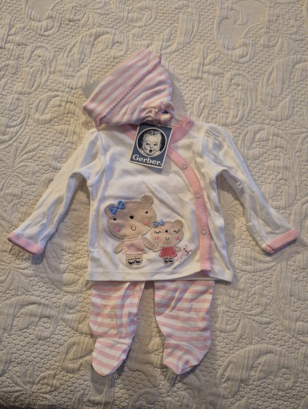 Gerber girls NB 3 piece outfit, footie pants, top & hat, NWT